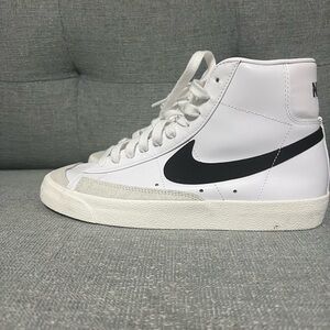 Nike Blazers size 7.5 men’s/ 9 women’s